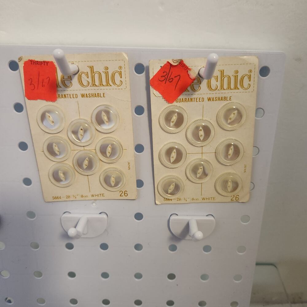 Vintage Lot of 2 Le Chic Buttons